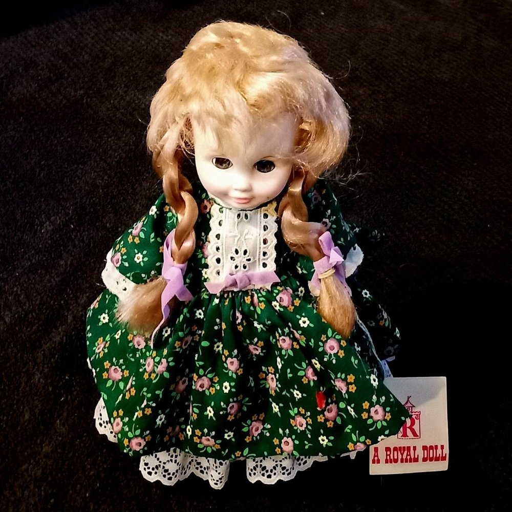 Miss Elsa of Royal Vintage Doll With Tag